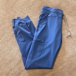 FIGS Zamora Women’s Scrub Pants small tall